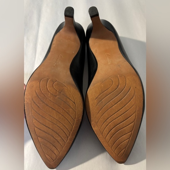 Black Heels Pumps Size 7. Clark's Ultimate Comfort Collection. Office. - Picture 7 of 9
